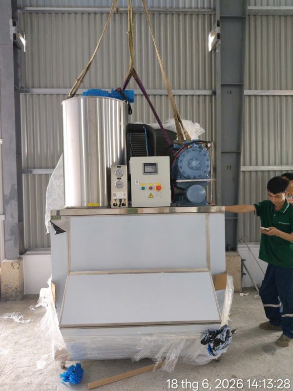 Bàn giao máy đá vảy 3 tấn/24h Minke tại nhà máy chế biến hàu Quảng Ninh